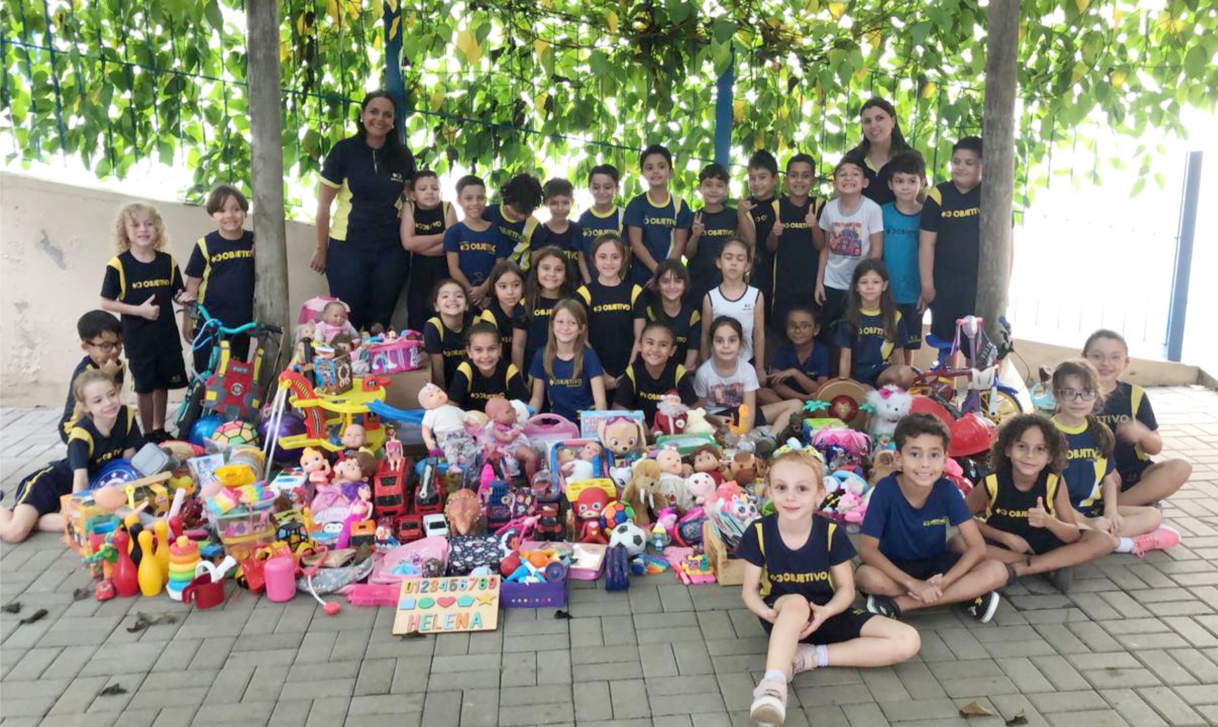 MAIS DE 350 BRINQUEDOS ARRECADADOS